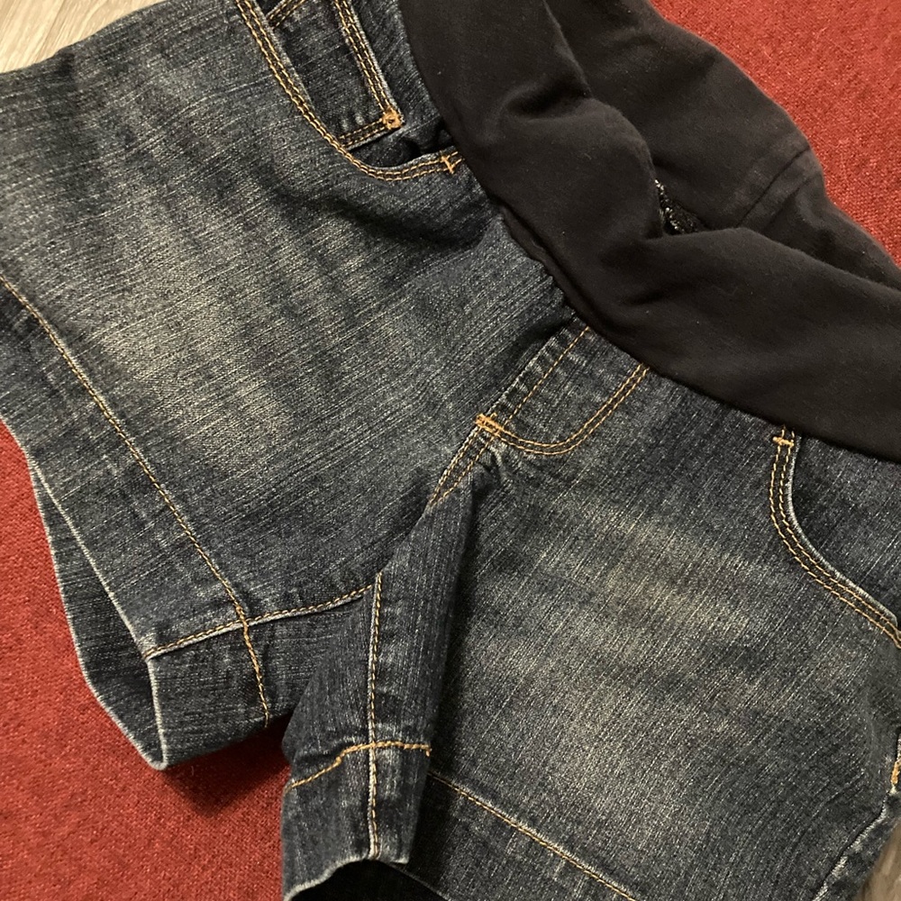 Motherhood maternity size small jean shorts